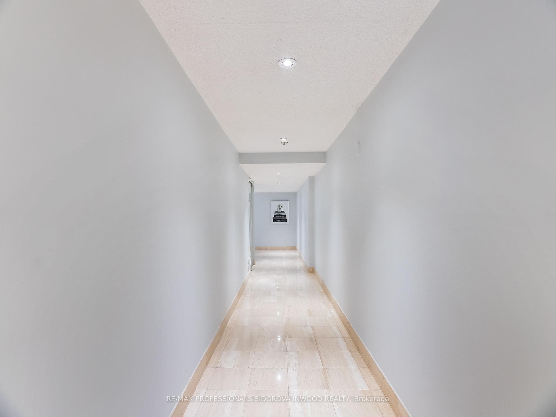 2045 Lake Shore Boulevard Unit 212 photo 3