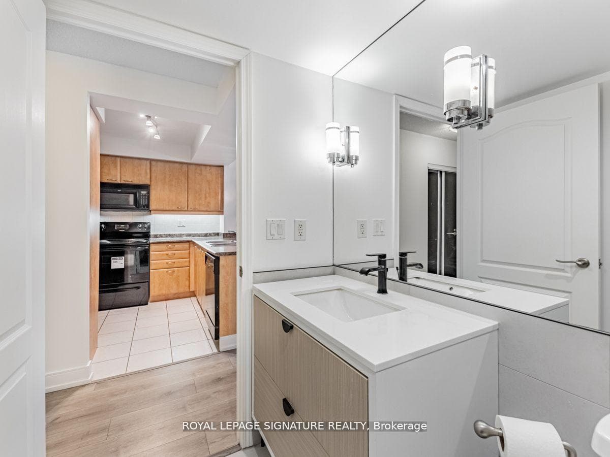 205 The Don Way Unit 411 photo 12