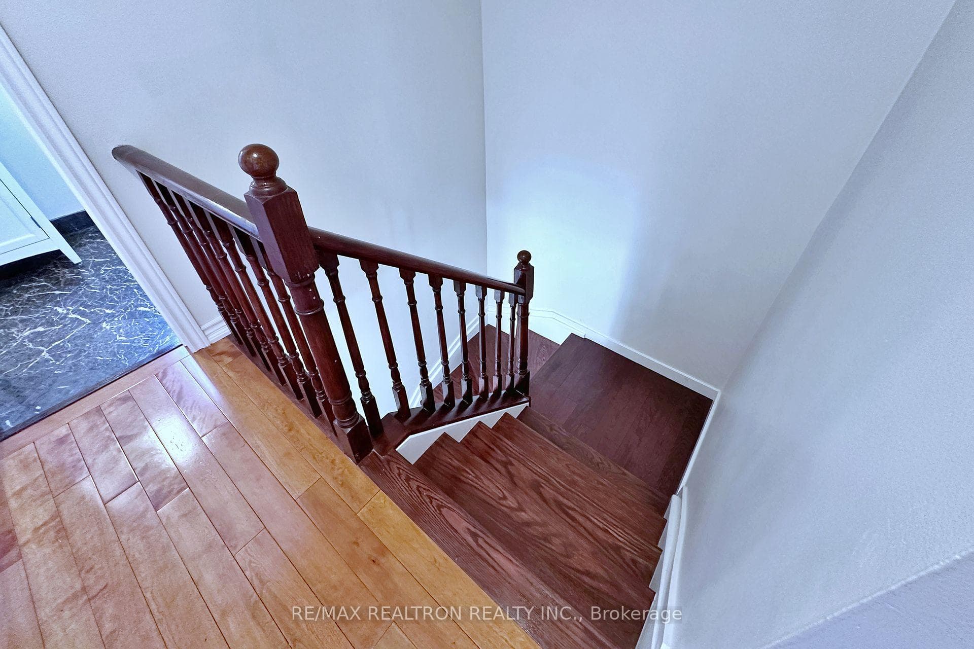 56 Valhalla Court photo 14