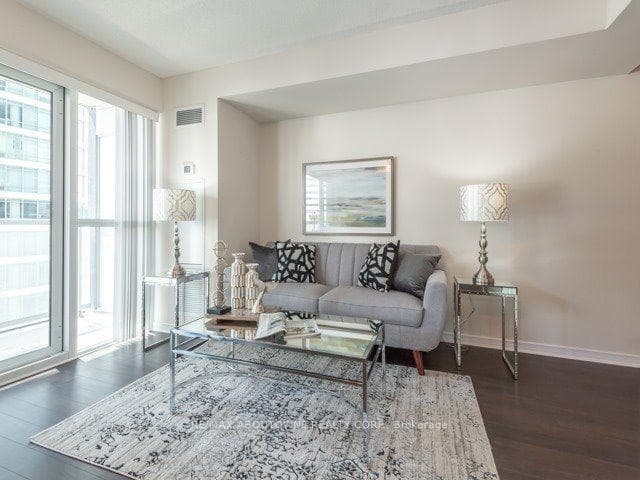 352 Front Street Unit 603 photo 7