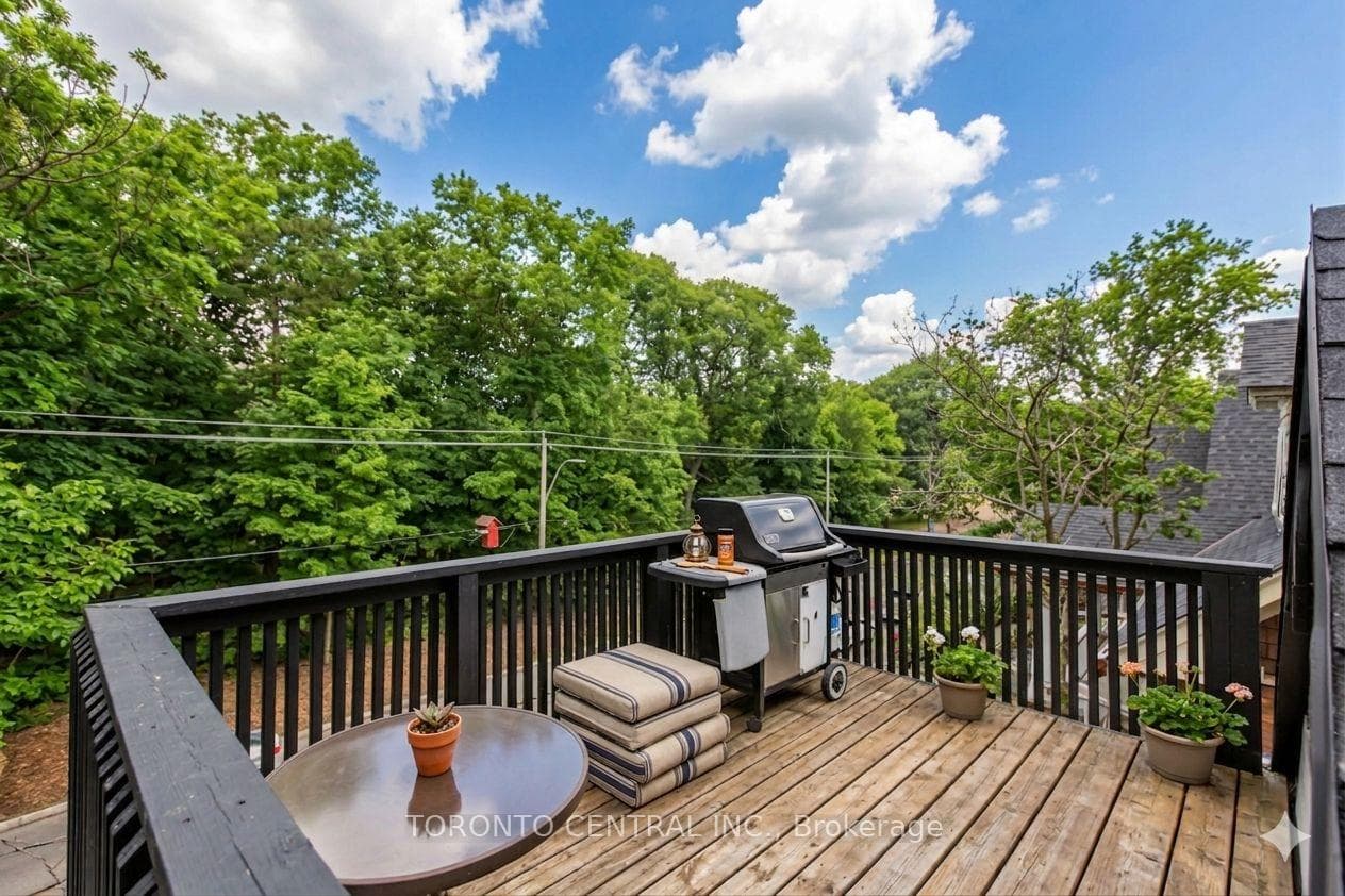 171 Parkside Drive Unit Upper photo 17