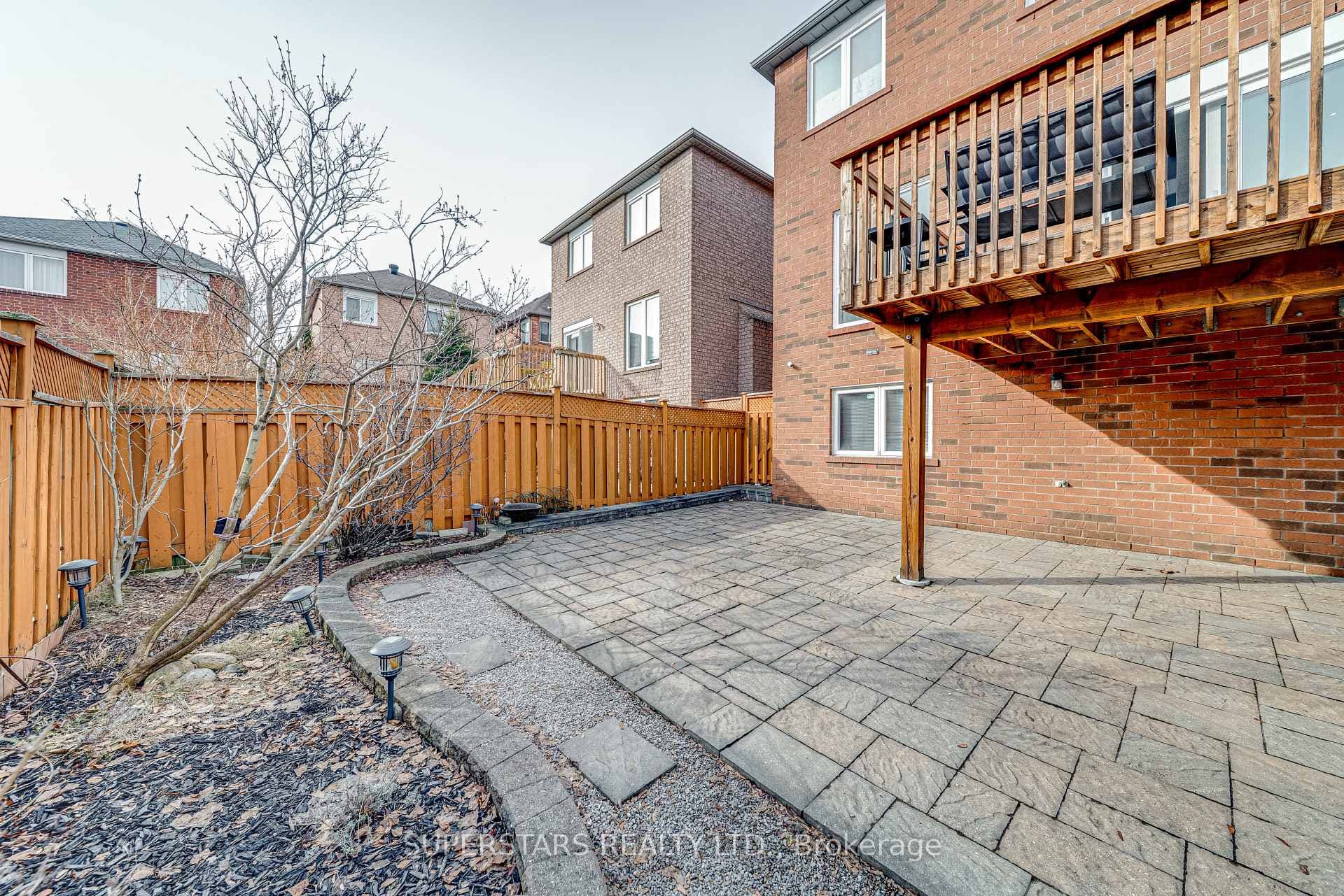 84 Fortune Crescent photo 27