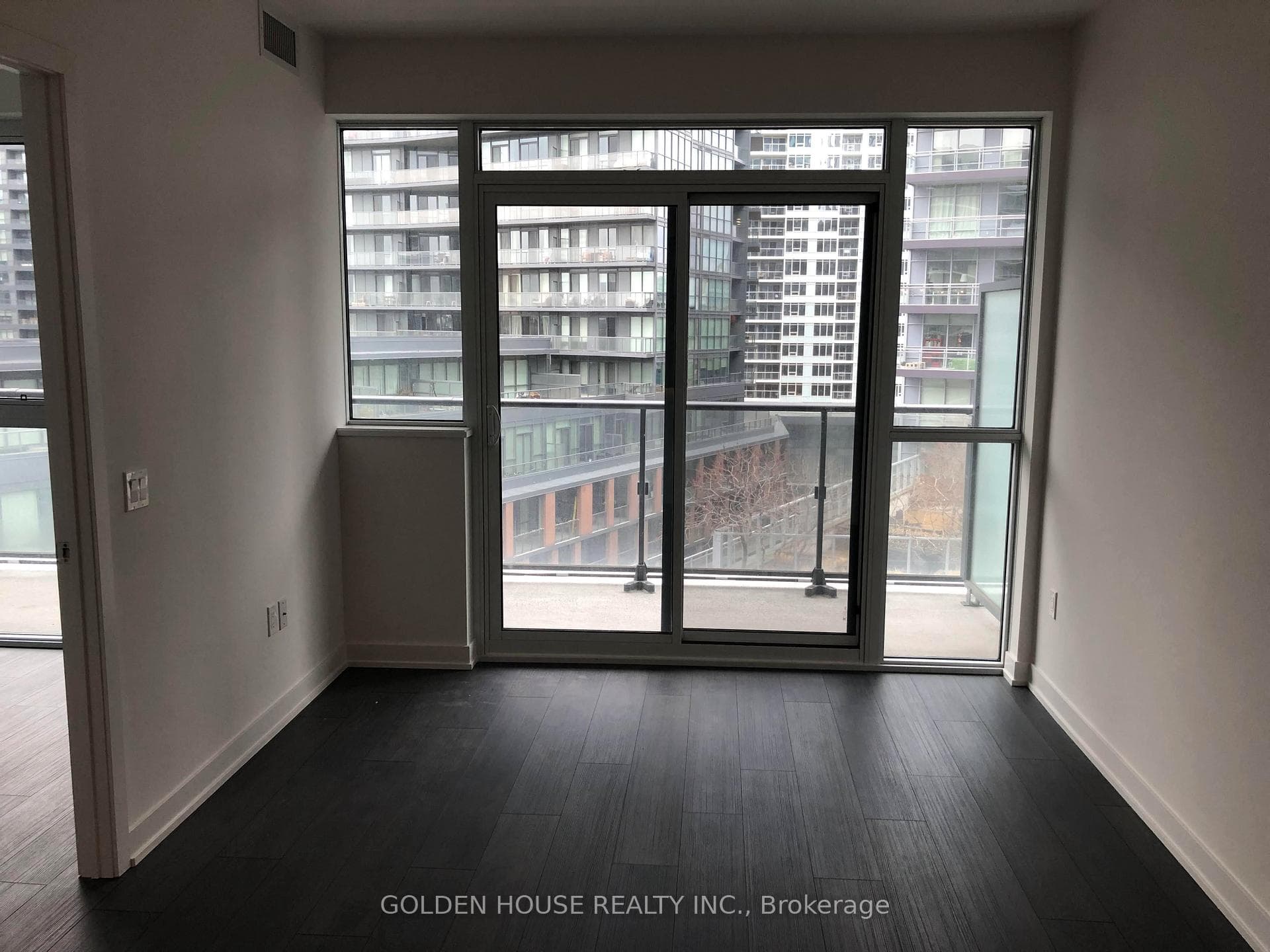 38 iannuzzi Street Unit 1007 photo 3