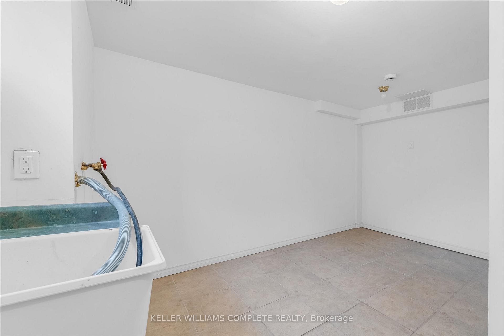 former laundry room, could be laundry or flex room