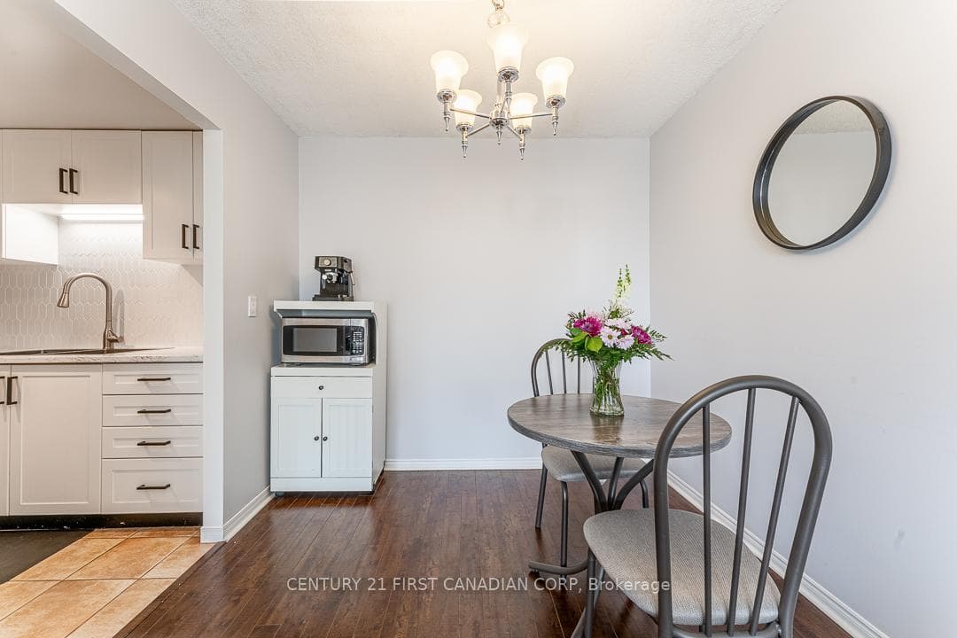 155 Kent Street Unit 803 photo 12