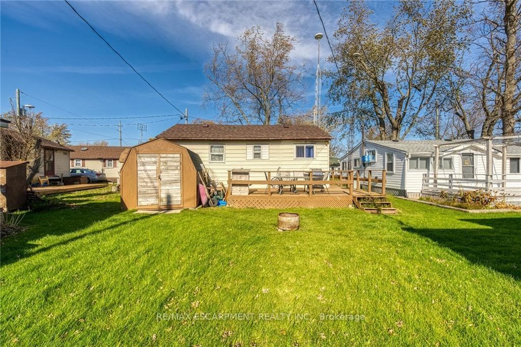 1054 Lakeshore Road photo 15