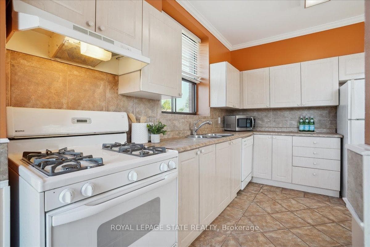 408 Cochrane Road photo 19