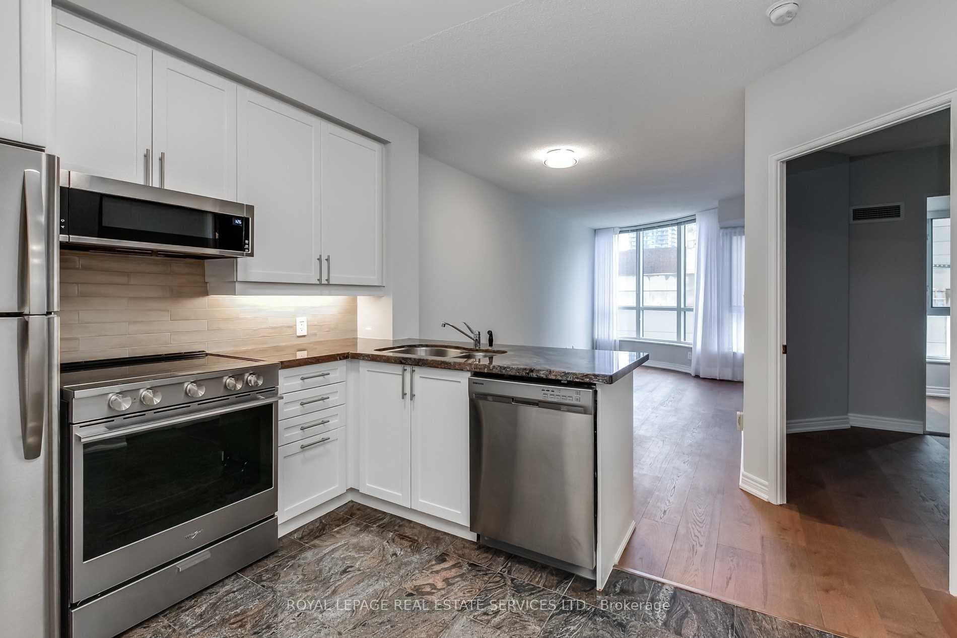 55 Bloor Street Unit 1006 photo 1