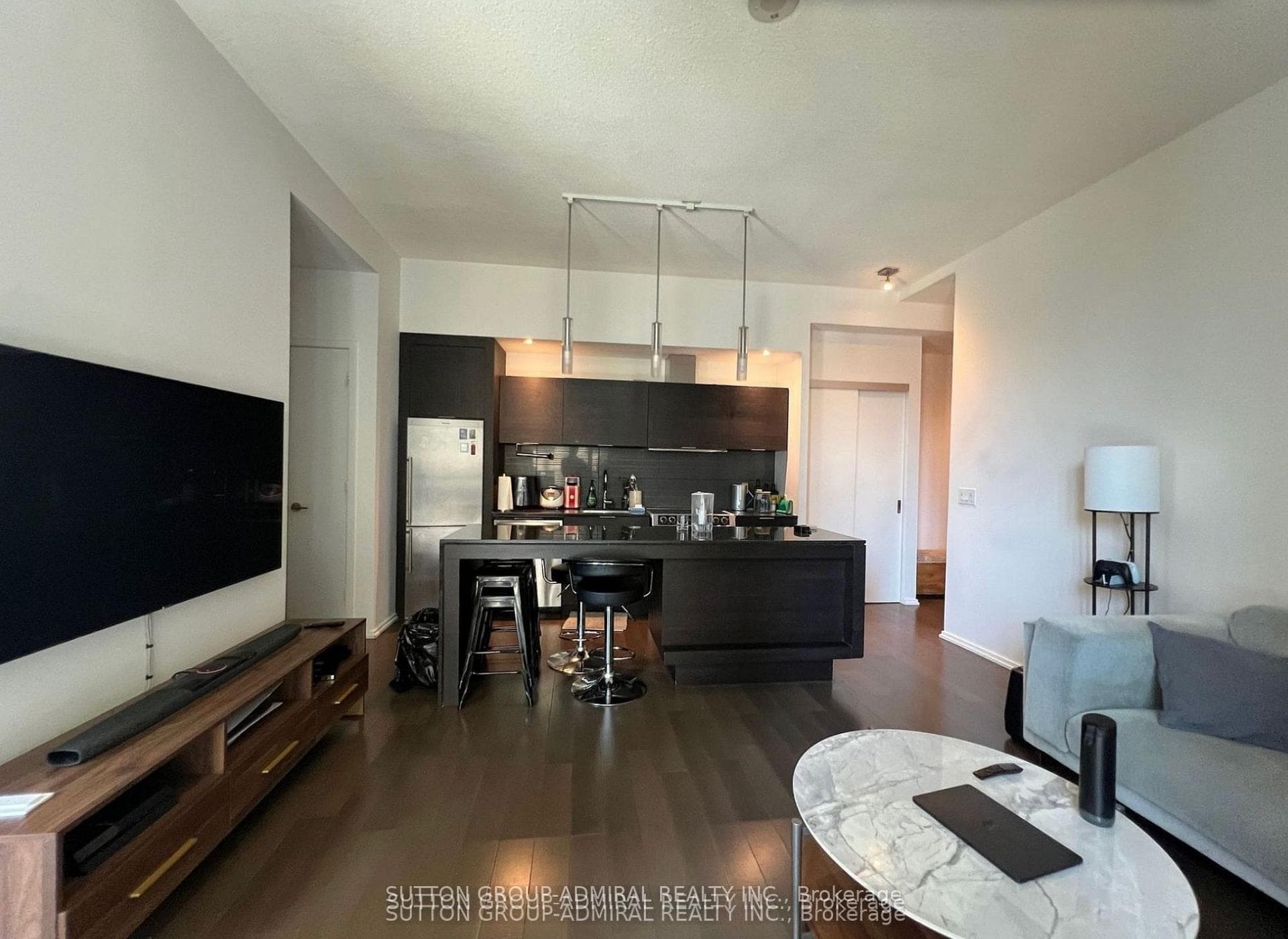 8 Charlotte Street Unit 611 photo 3