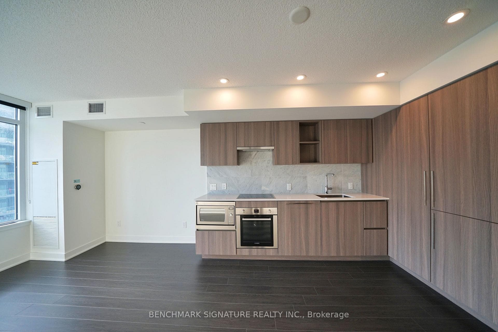 19 Bathurst Street Unit 2315 photo 4