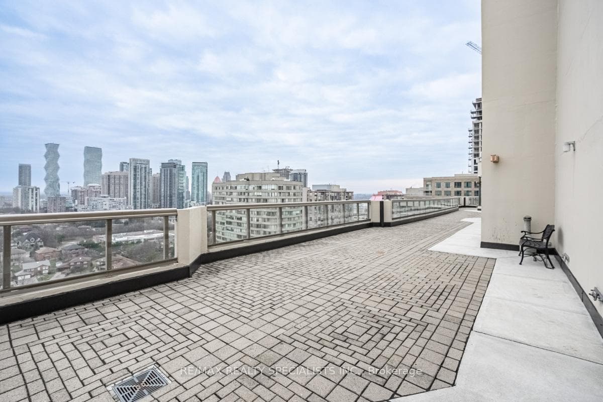 55 Elm Drive Unit 2107 photo 32