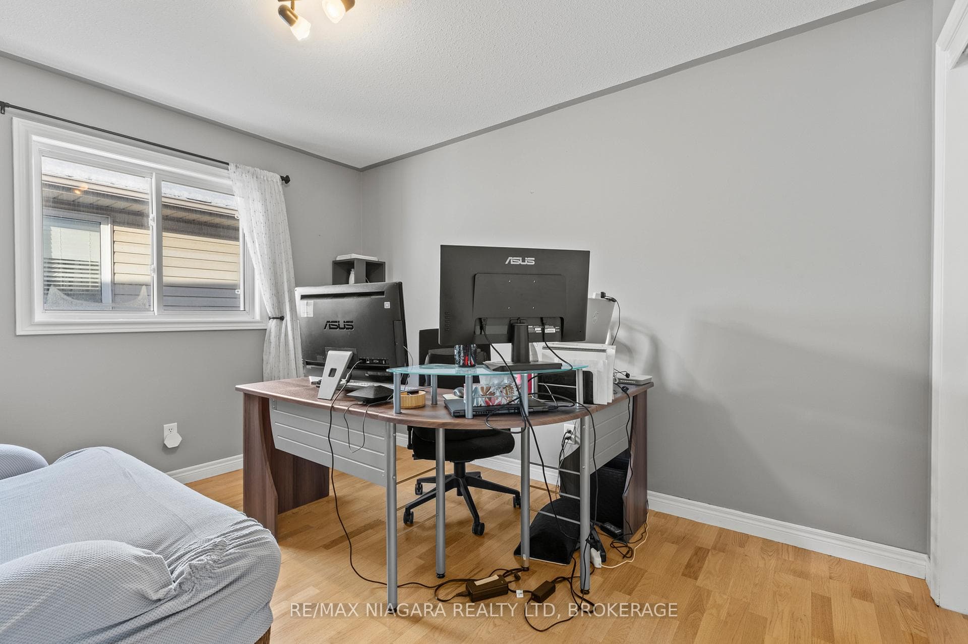 344 St. Lawrence Drive photo 17