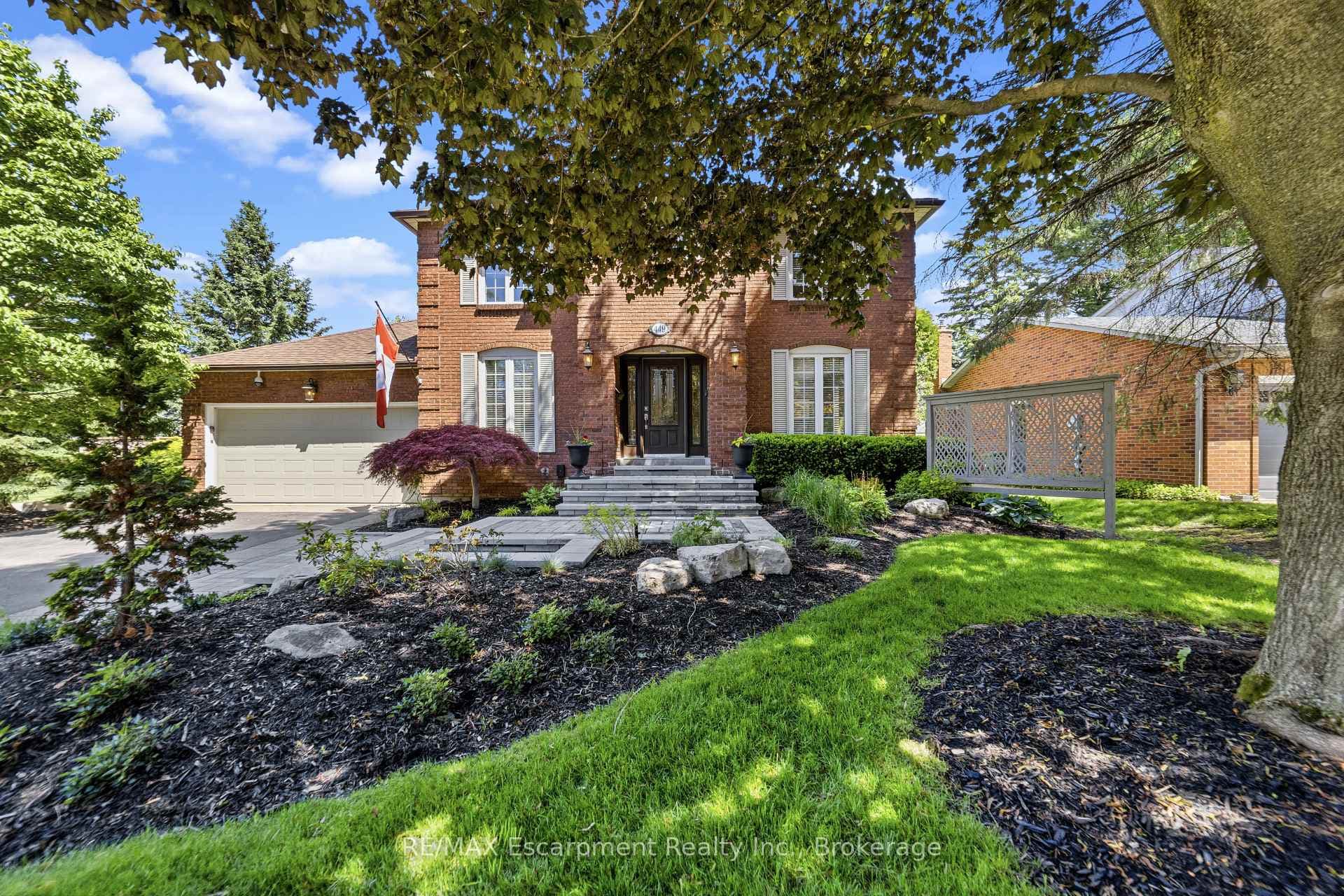 449 Roymor Crescent photo 2