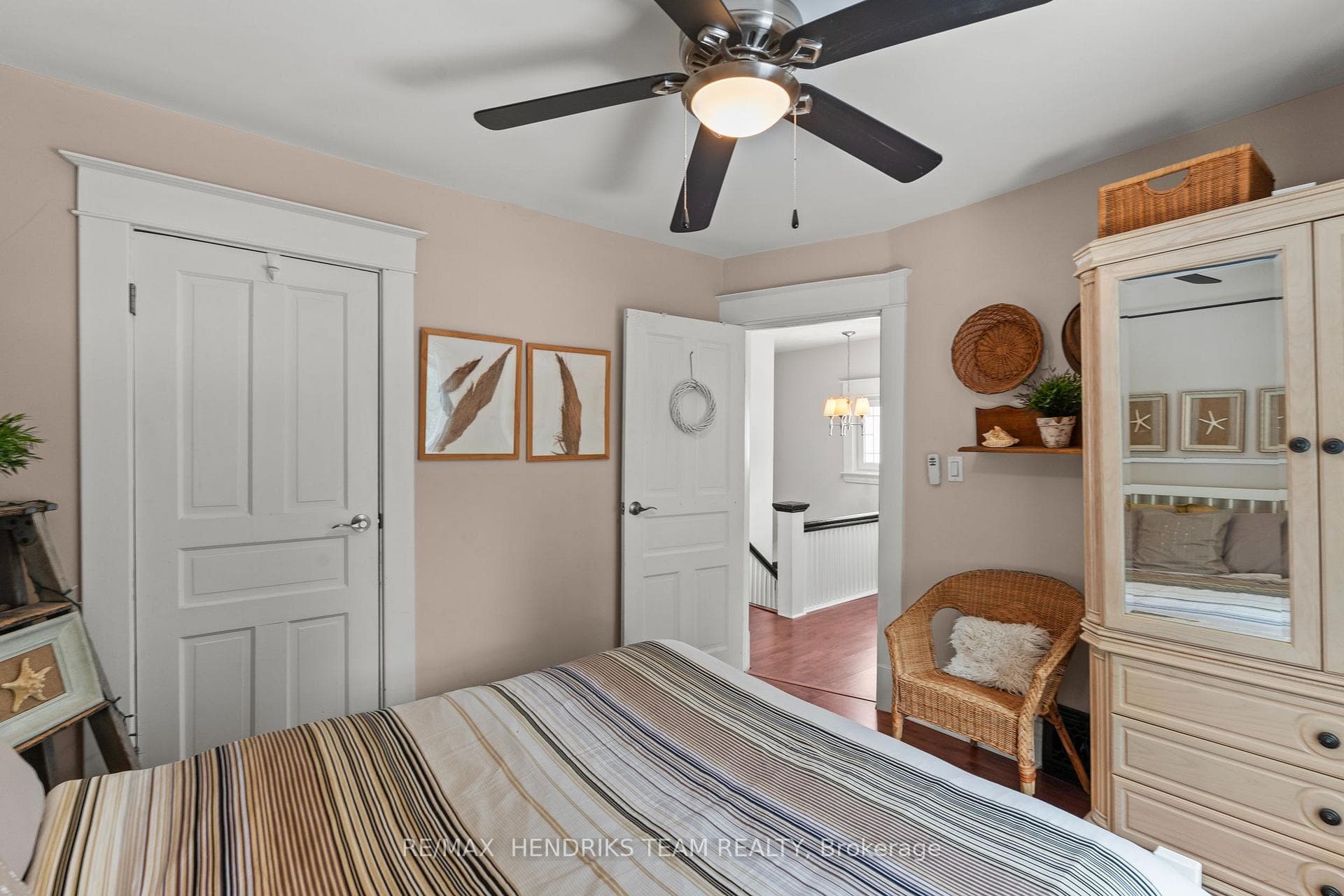150 York Street photo 24