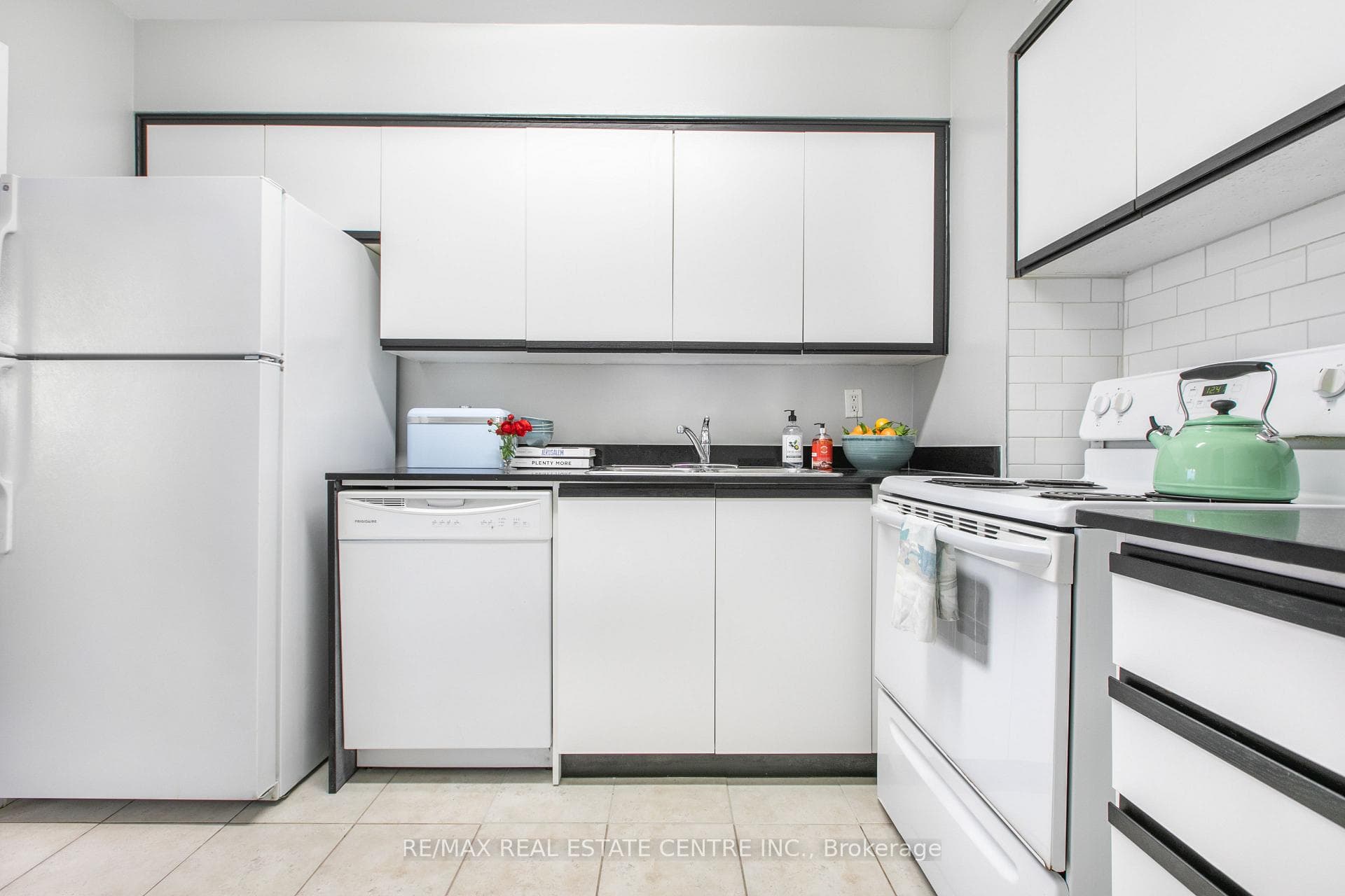 150 Graydon Hall Drive Unit 607 photo 12