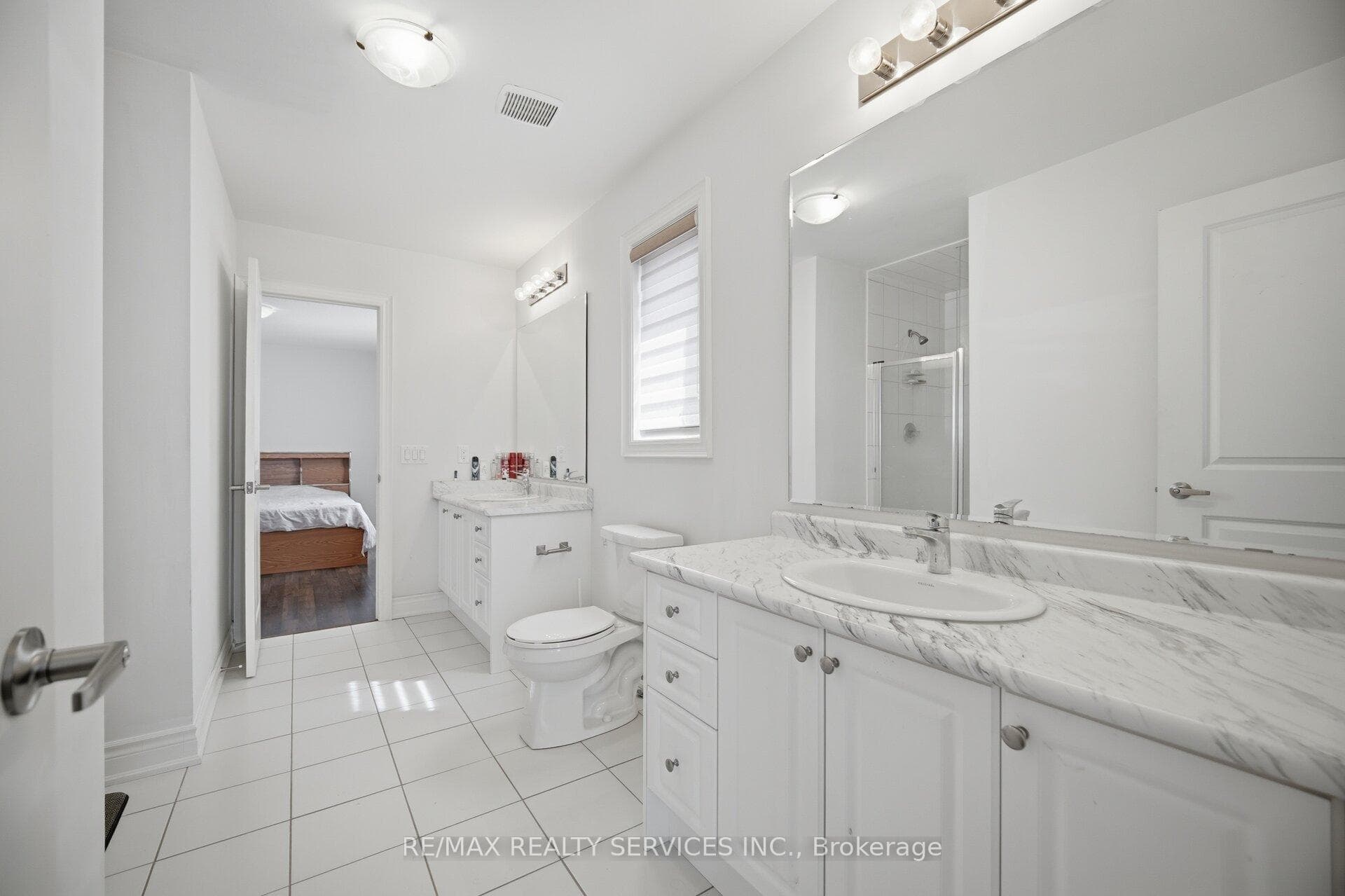 585 Dougall Avenue photo 45