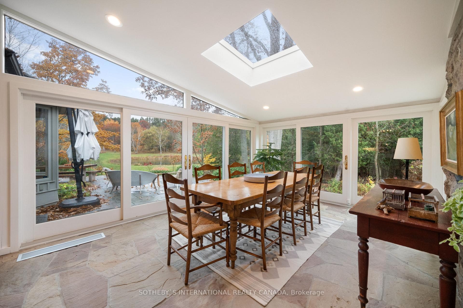 Heated stone floor, wonderful dining experience