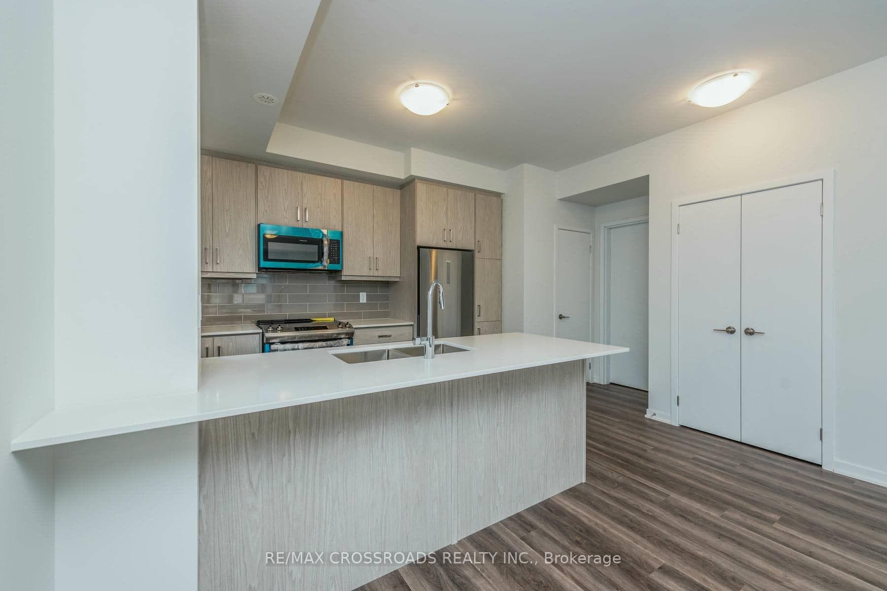 140 Honeycrisp Crescent Unit 292 photo 8