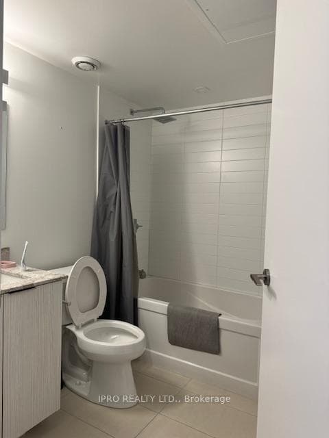 501 Yonge Street Unit 1704 photo 8
