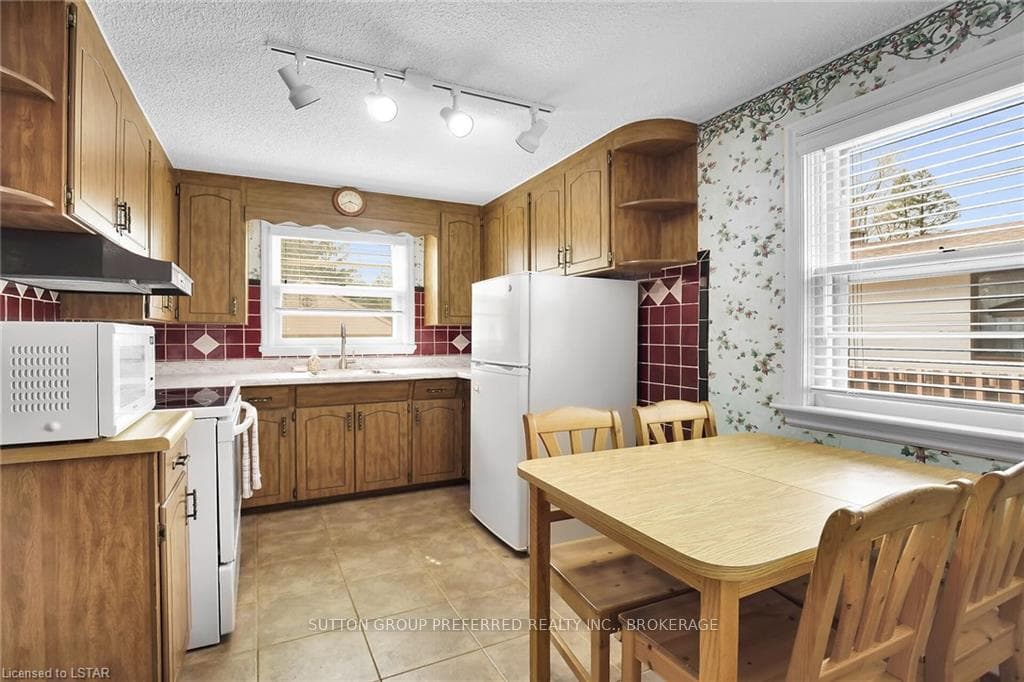 355 THIEL Street photo 9