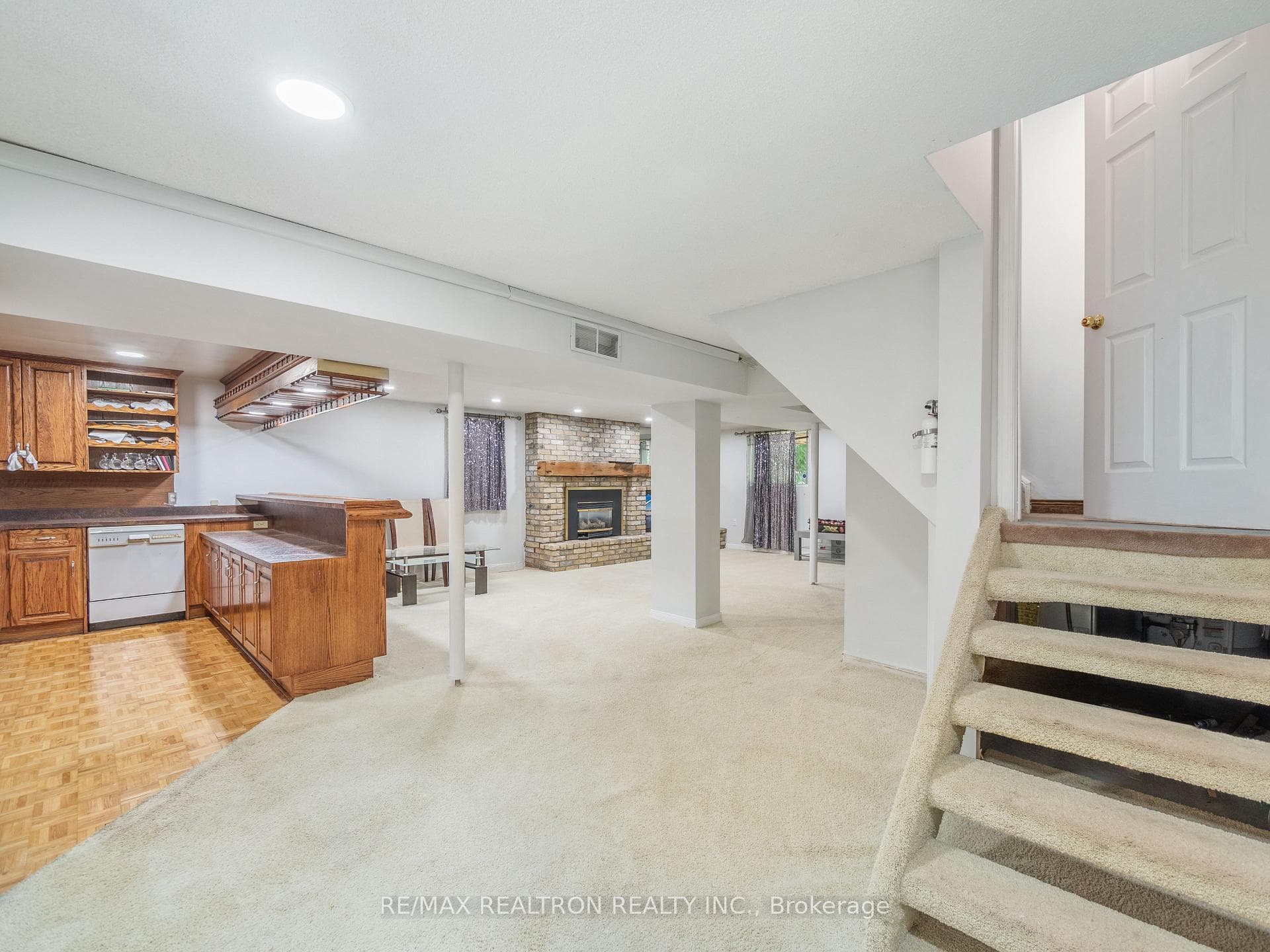 755 Pebble Court photo 9