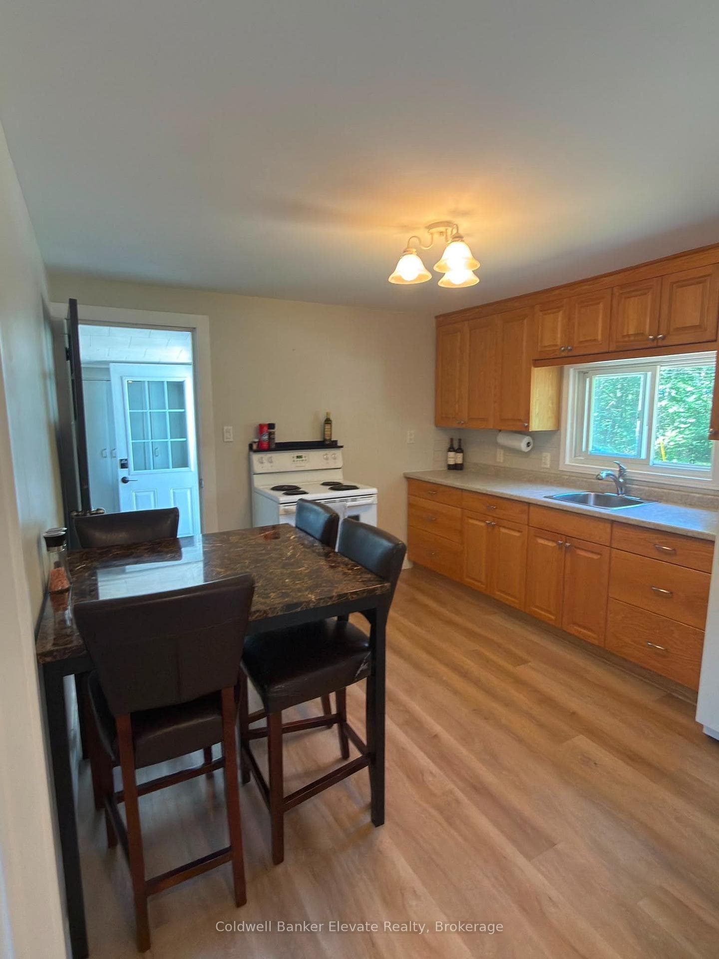 1625 5TH Avenue photo 5