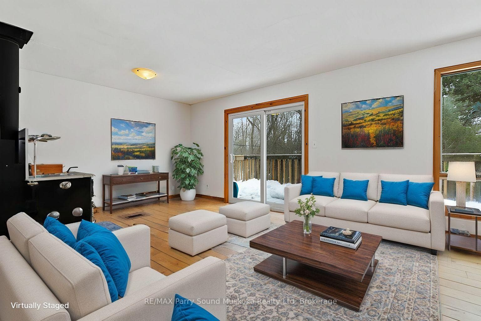 Living room virtually staged