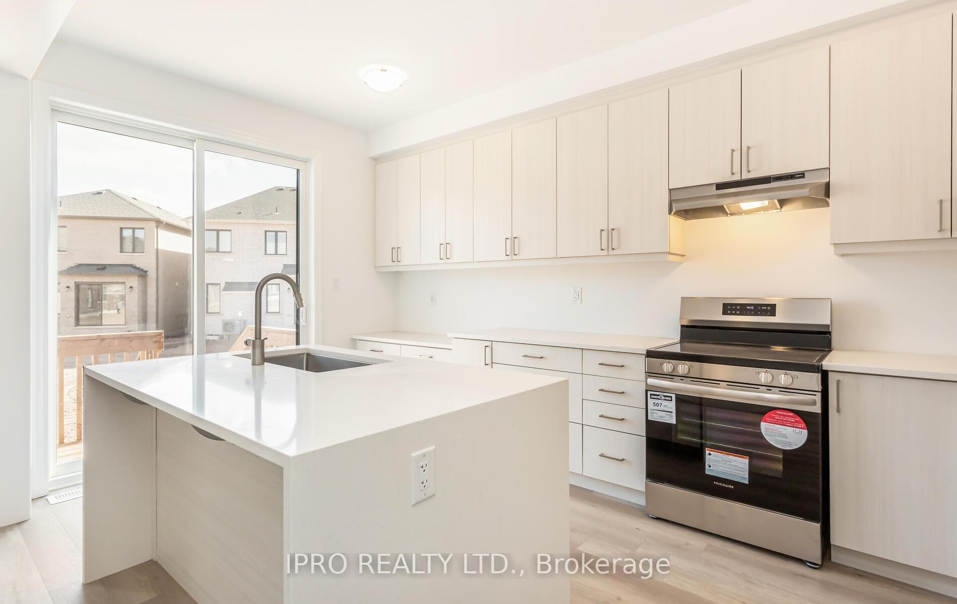1796 Thames Circle photo 13