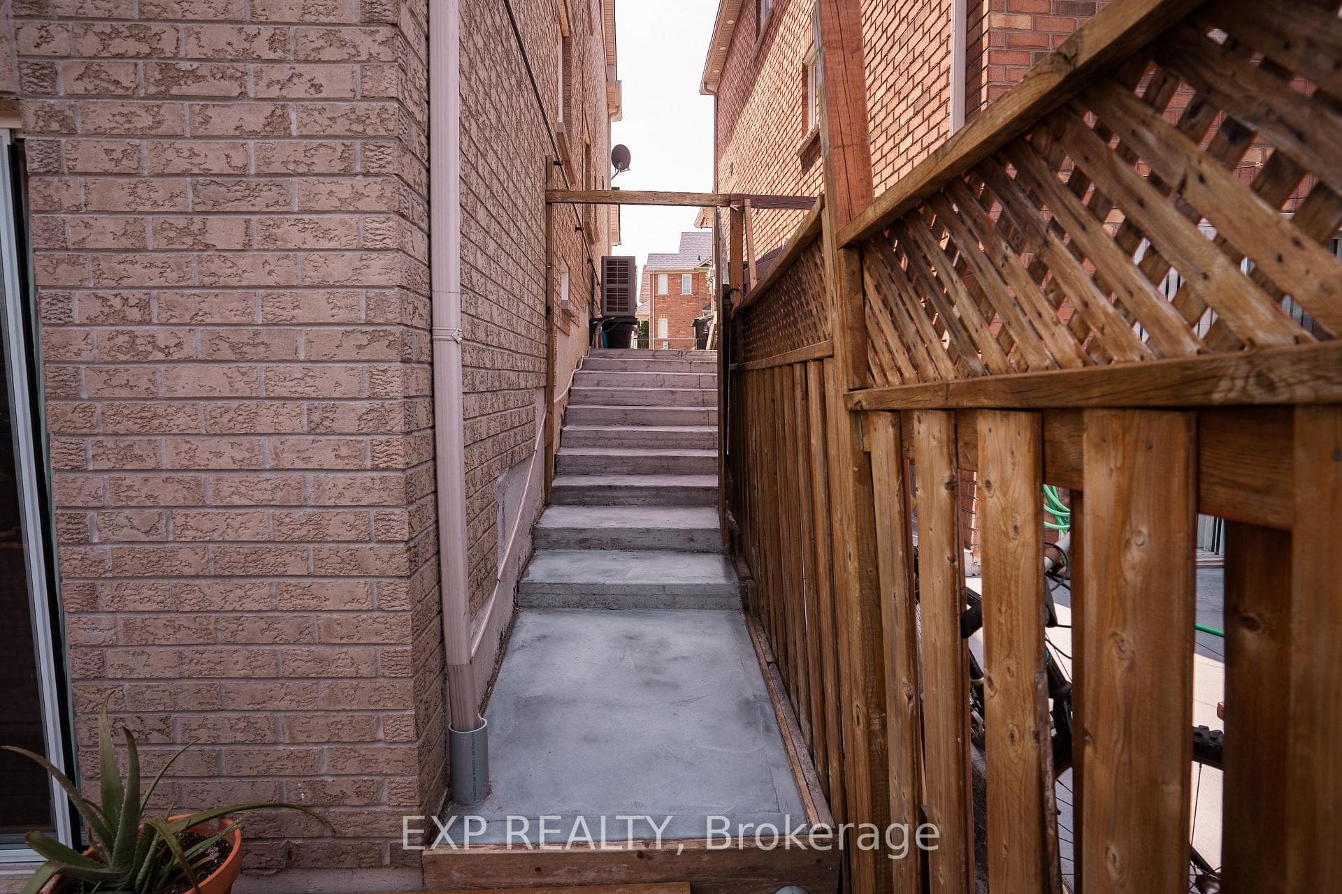 44 Knotwood Crescent photo 36