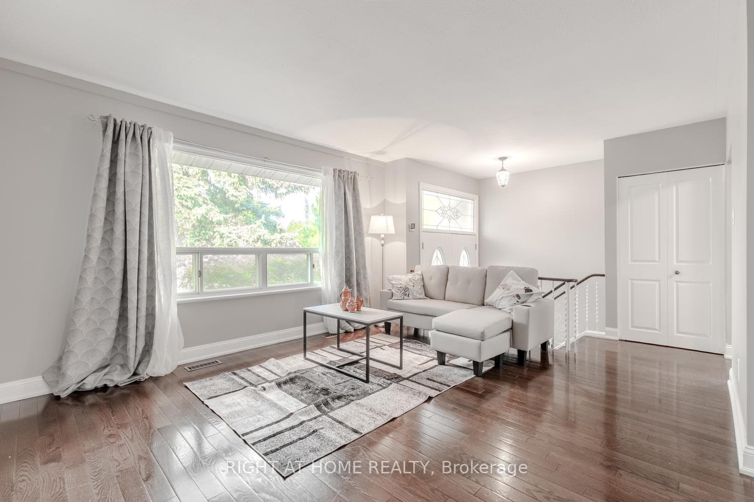 12 Murellen Crescent photo 5