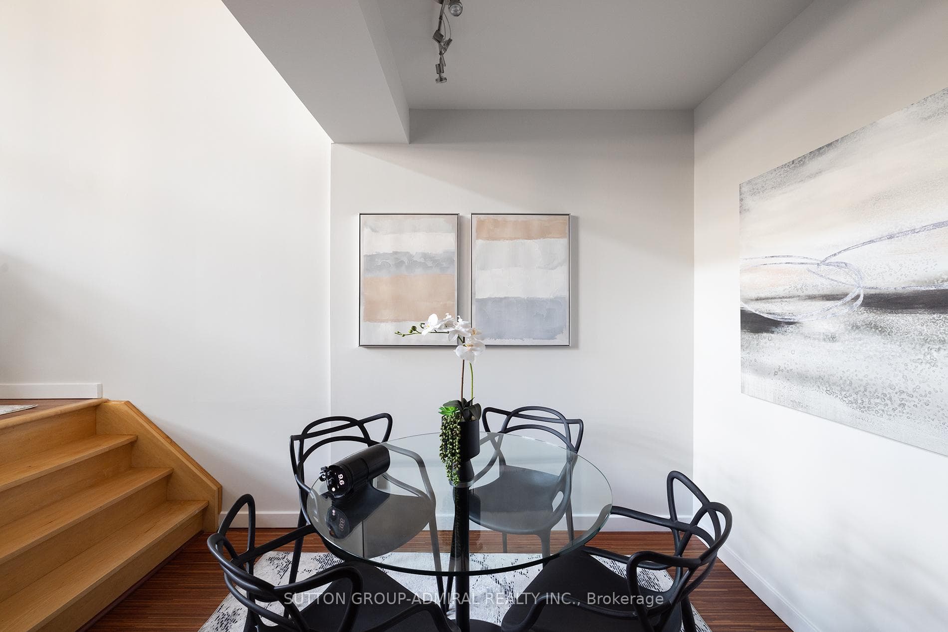 1852 Queen Street Unit 201 photo 6