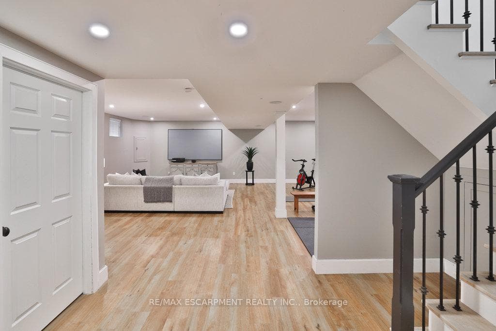 43 Mississauga Road photo 34