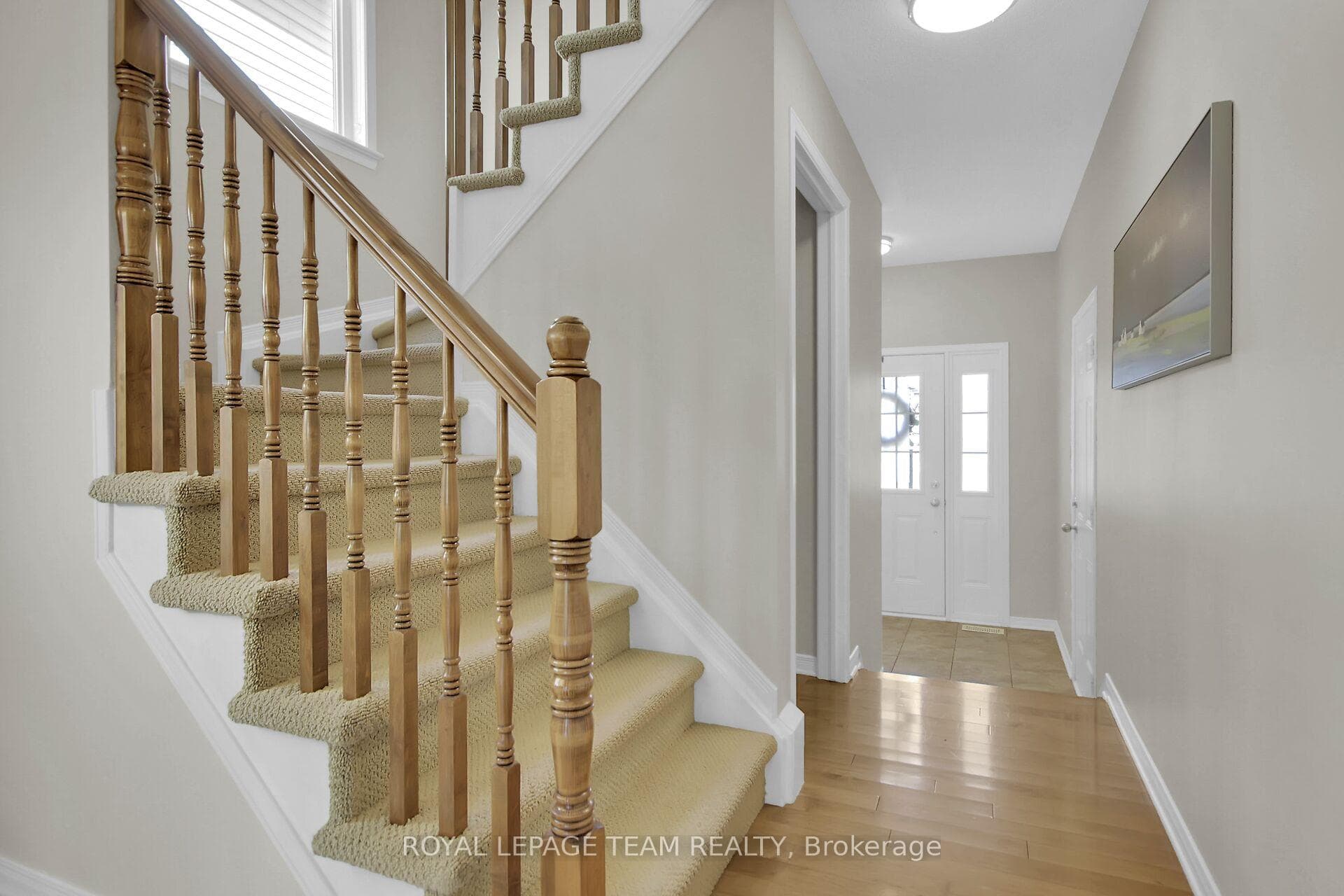 363 Celtic Ridge Crescent photo 3