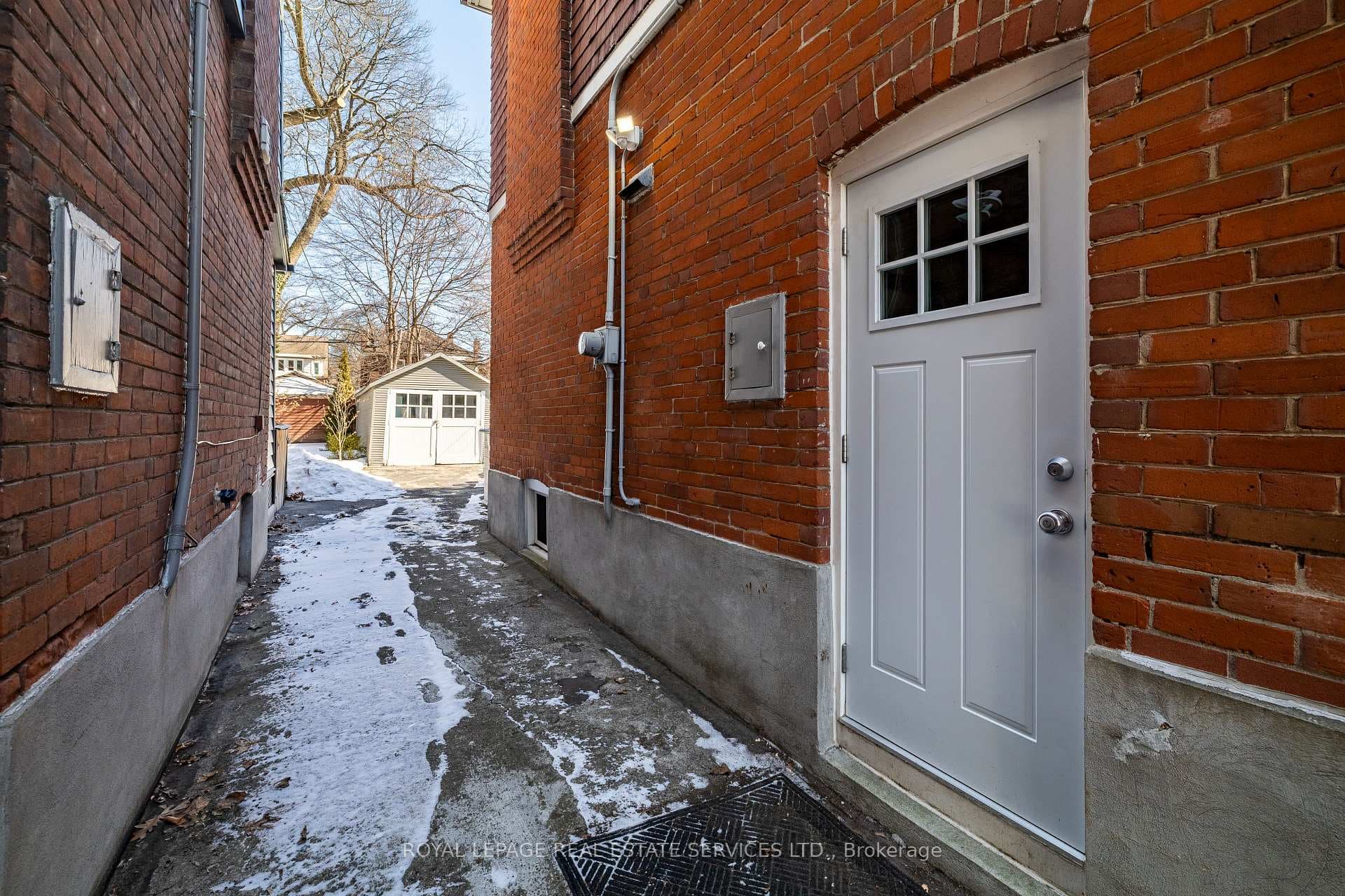 341 Armadale Avenue photo 49