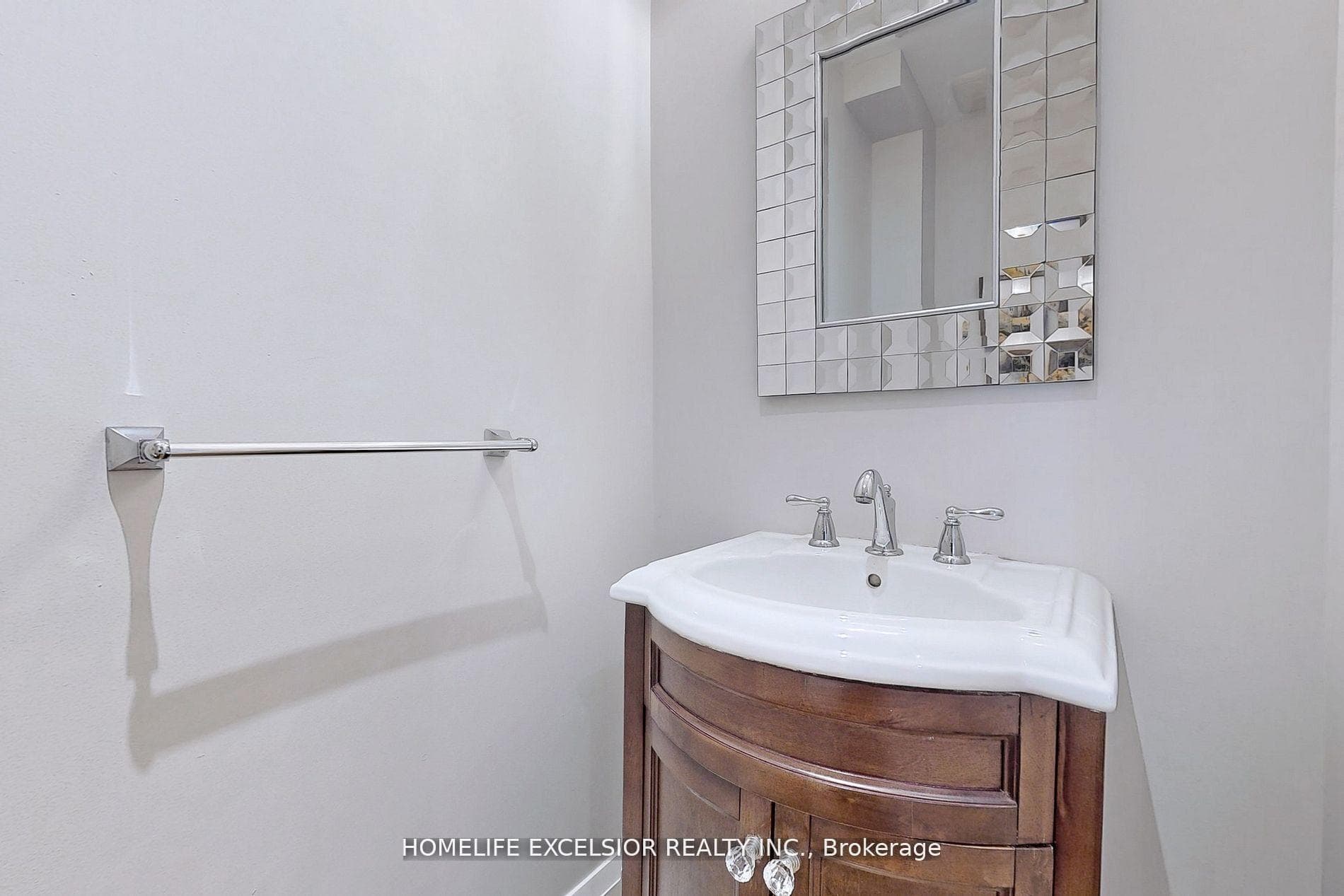 33 Braemar Avenue photo 18