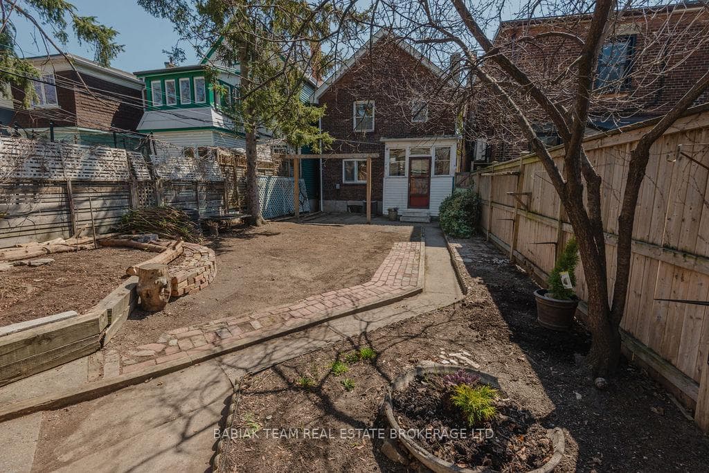 32 Radford Avenue photo 36