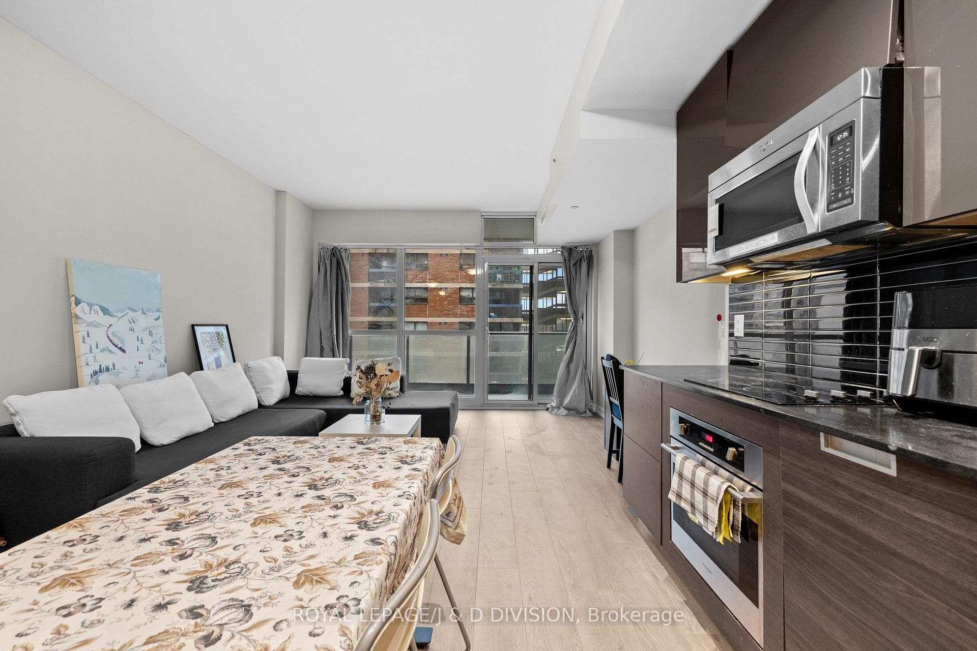 210 Simcoe Street Unit 607 photo 15