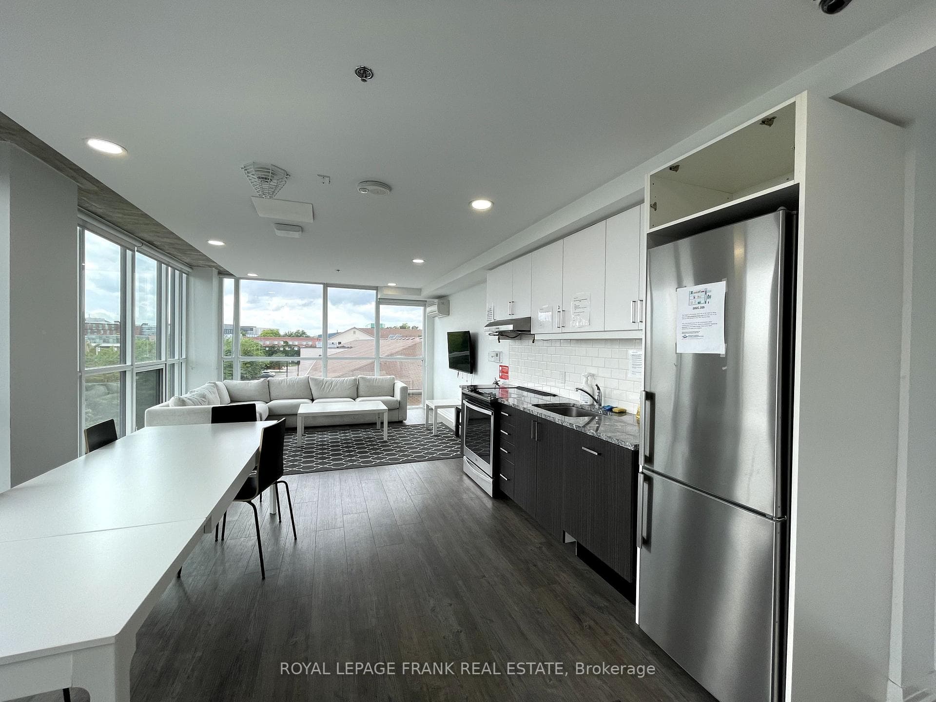 1900 Simcoe Street Unit 423 photo 16