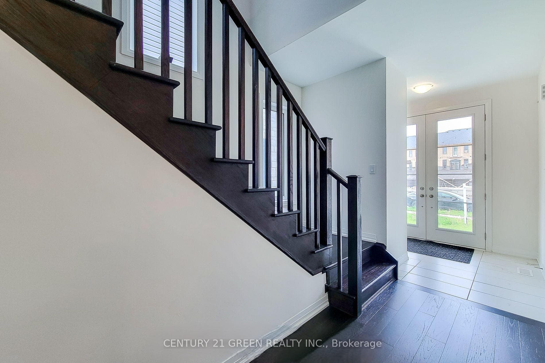 175 Spitfire Drive photo 4