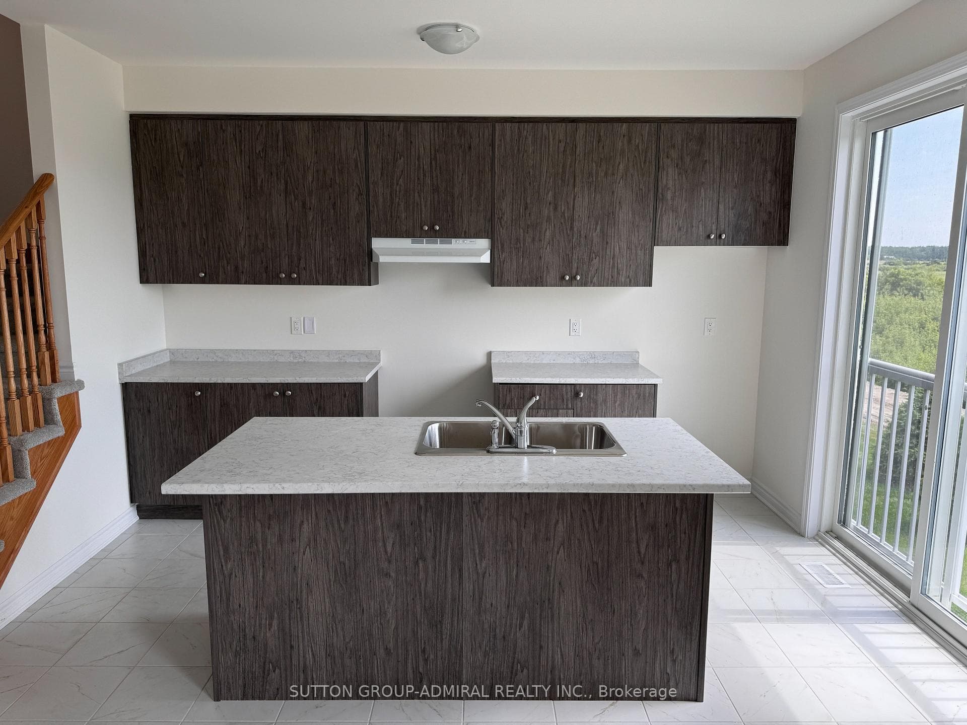16 Shapira Avenue photo 5