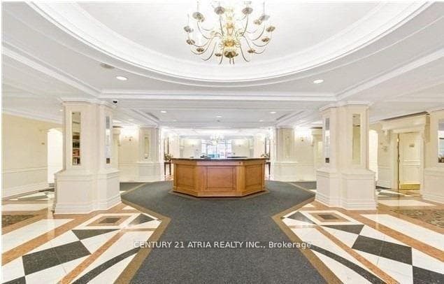 887 Bay Street Unit 403 photo 1