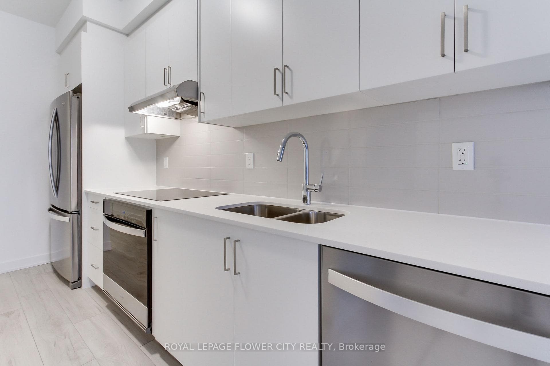 1035 Southdown Road Unit 1201 photo 9