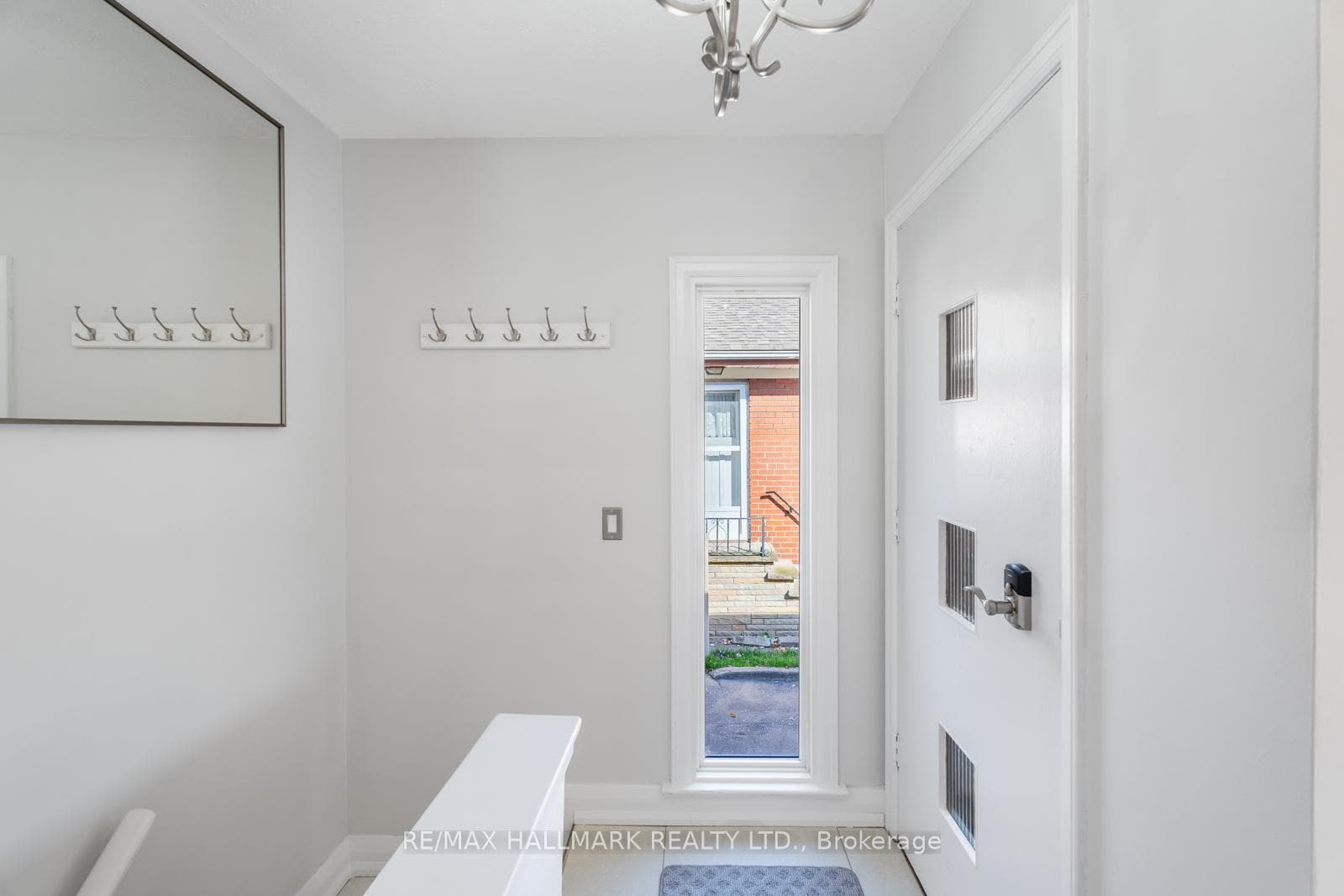 66 Ferncroft Drive photo 3