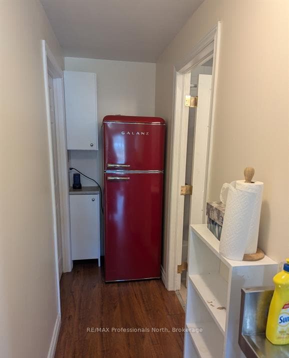 Lower level 2 bedroom apartment