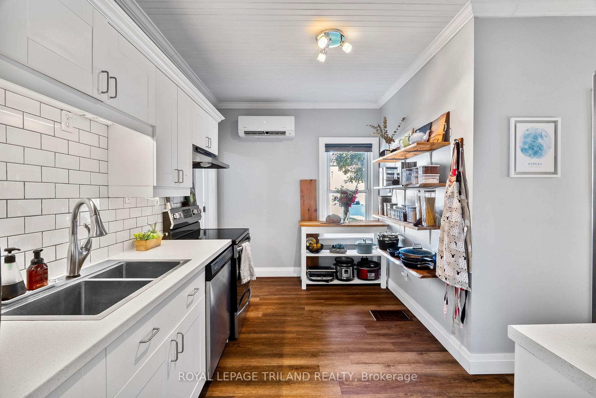 71 Huron Street photo 12