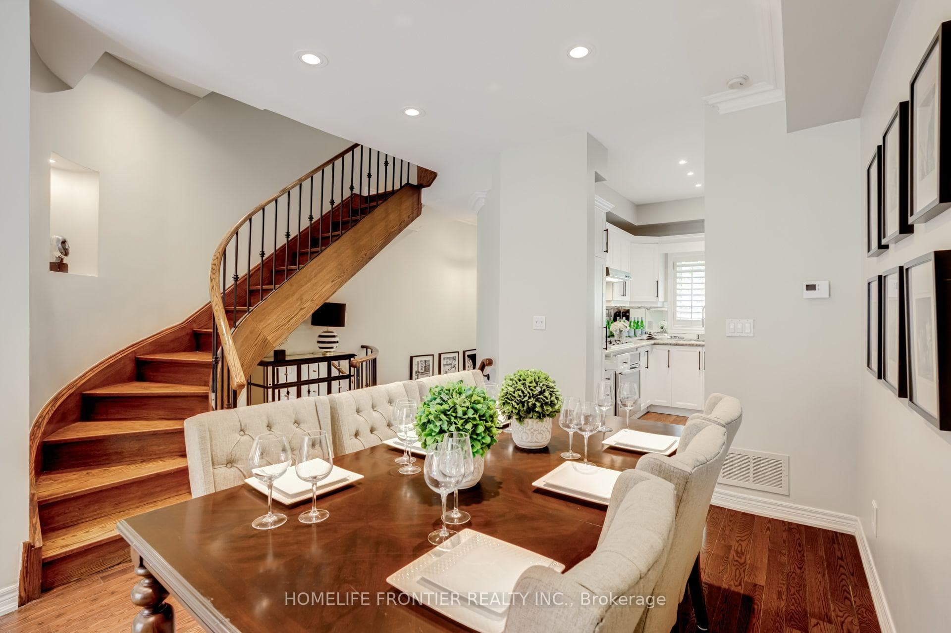 22 Balmoral Avenue Unit 4 photo 15