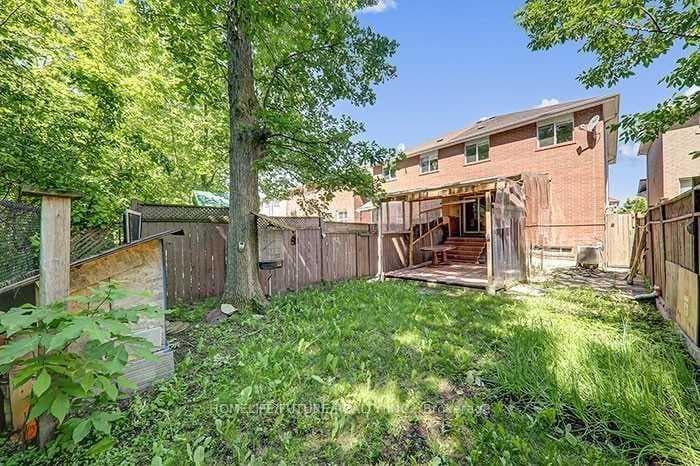 1192 Prestonwood Crescent photo 24