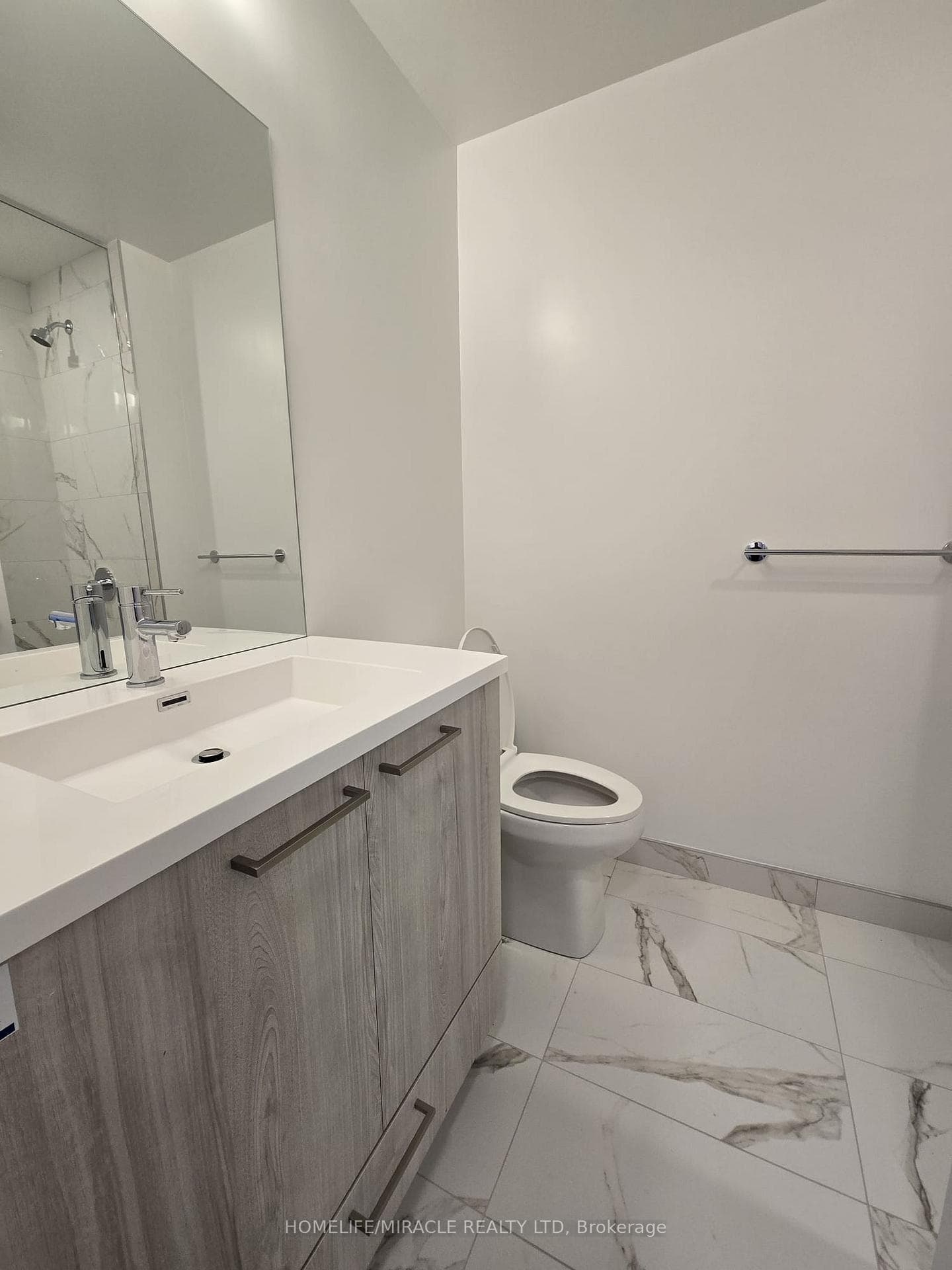 225 Commerce Street Unit 1811 photo 9