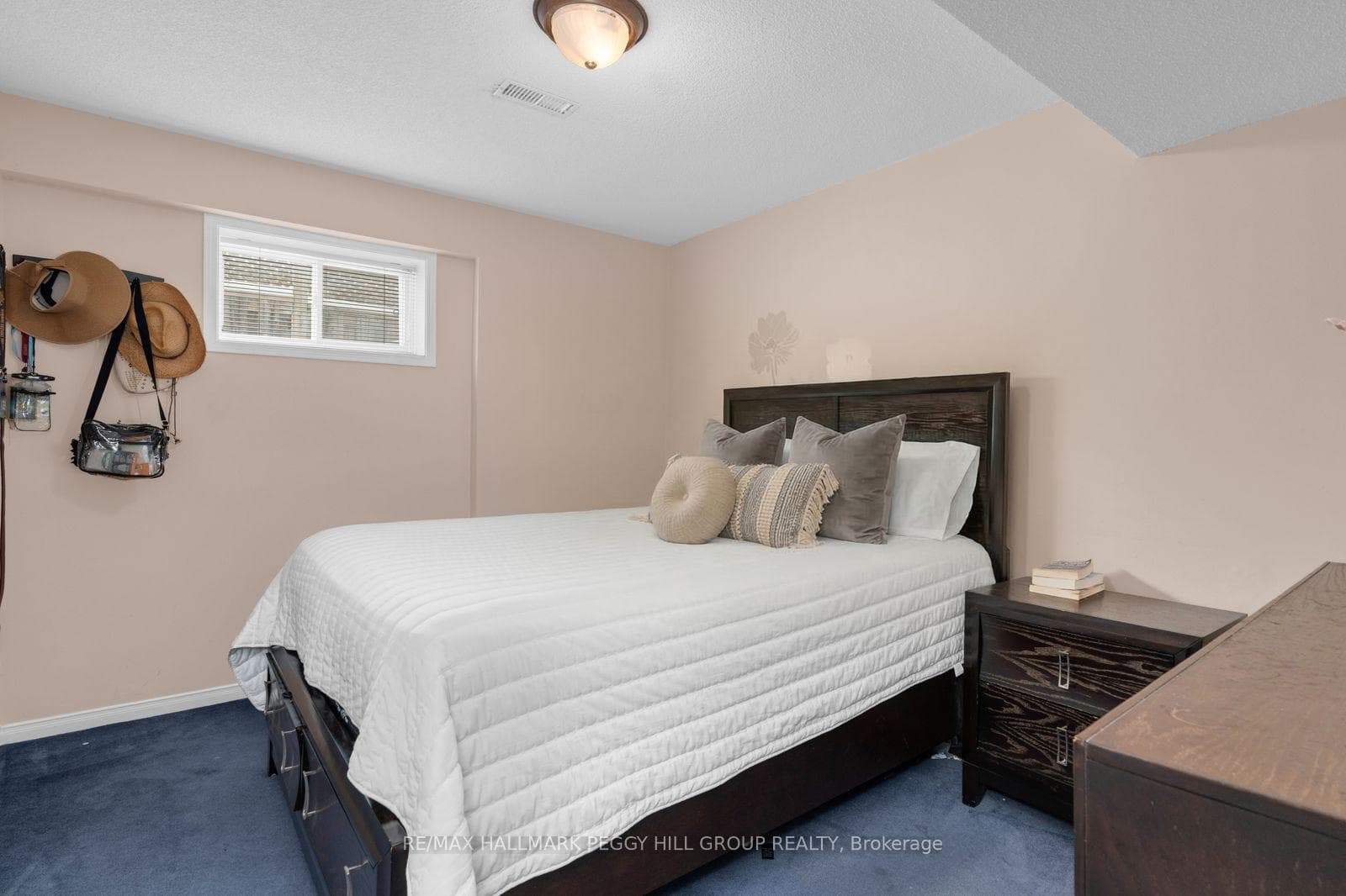 114 Mapleton Avenue photo 12