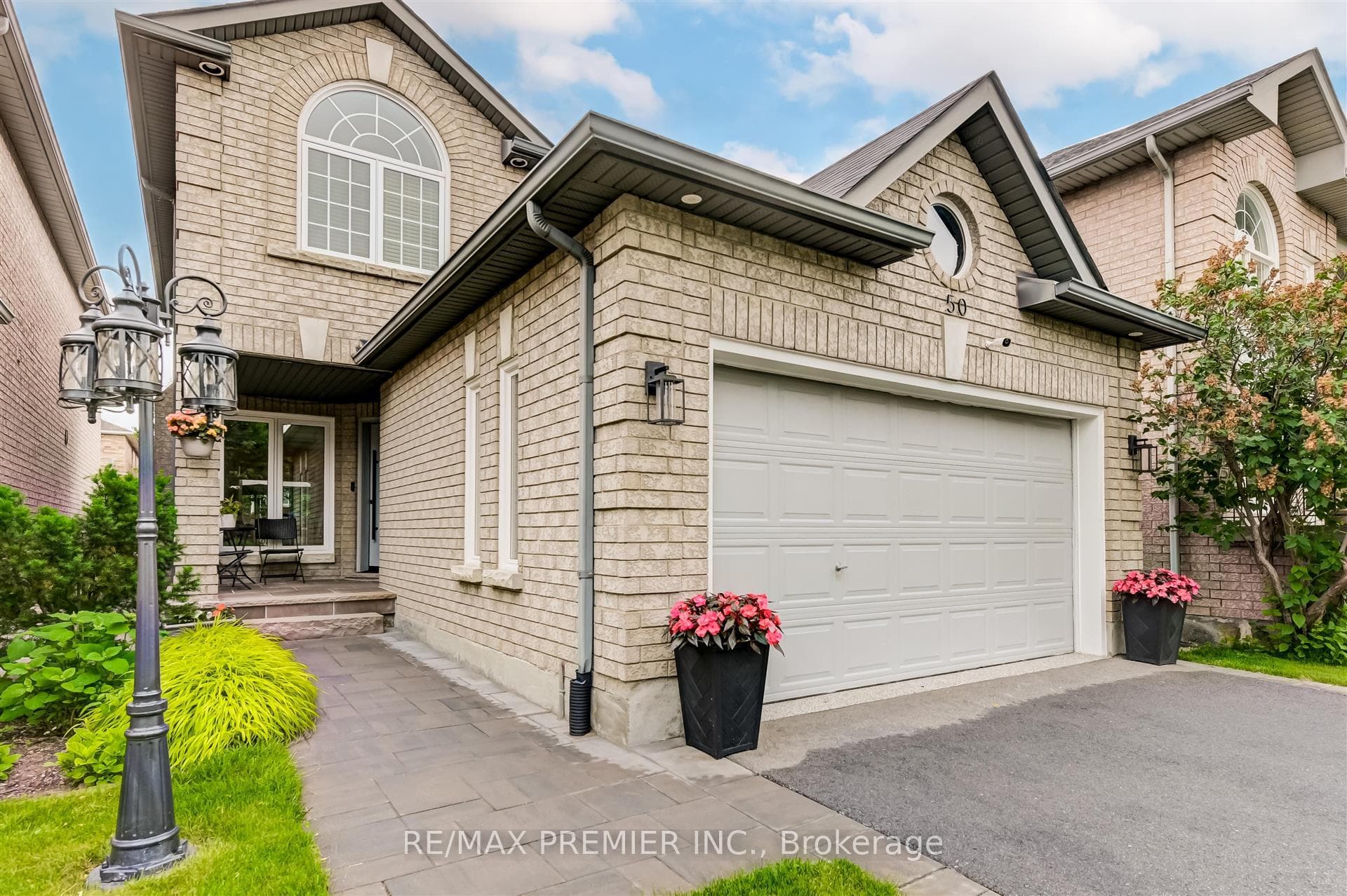 50 Villandry Crescent photo 2